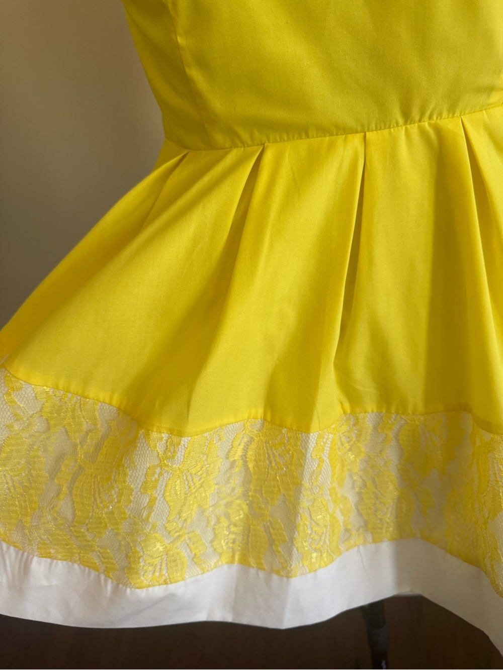 AX Paris Vintage Yellow Sleeveless Fit & Flare Dress with White Lace Hem - size - Picture 6 of 7